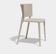 Charger l'image dans la galerie, Vondom Africa Outdoor Chairs & Bar Stools