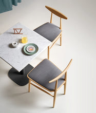 Charger l'image dans la galerie, Quinti Timeless Dining Chairs