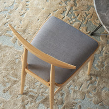 Charger l'image dans la galerie, Quinti Timeless Dining Chairs