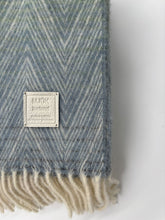 Cargar imagen en el visor de la galería, Mjuk Icelandic Wool Throws