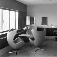 Cargar imagen en el visor de la galería, ModMobili is an authorized Dealer of Fritz Hansen Furniture
