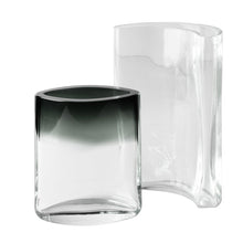 Cargar imagen en el visor de la galería, Two clear glass vases on a white background
