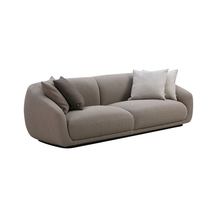 Montholon 2.5 sofa with pillows