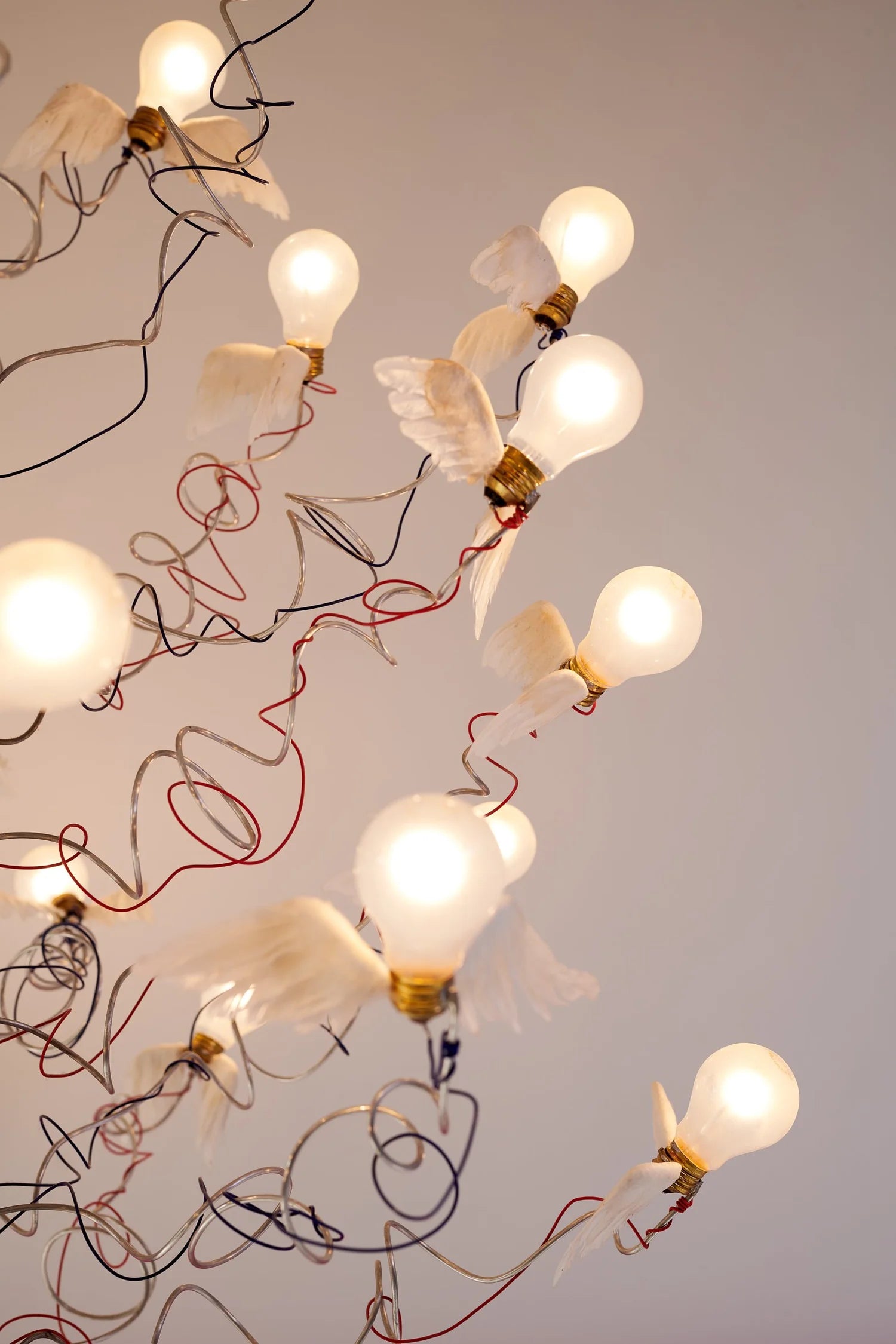 Ingo Maurer Birdie lamp detail ModMobili