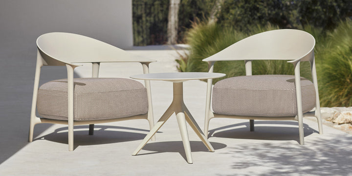 modmobili vondom africa outdoor upholstered lounge chair