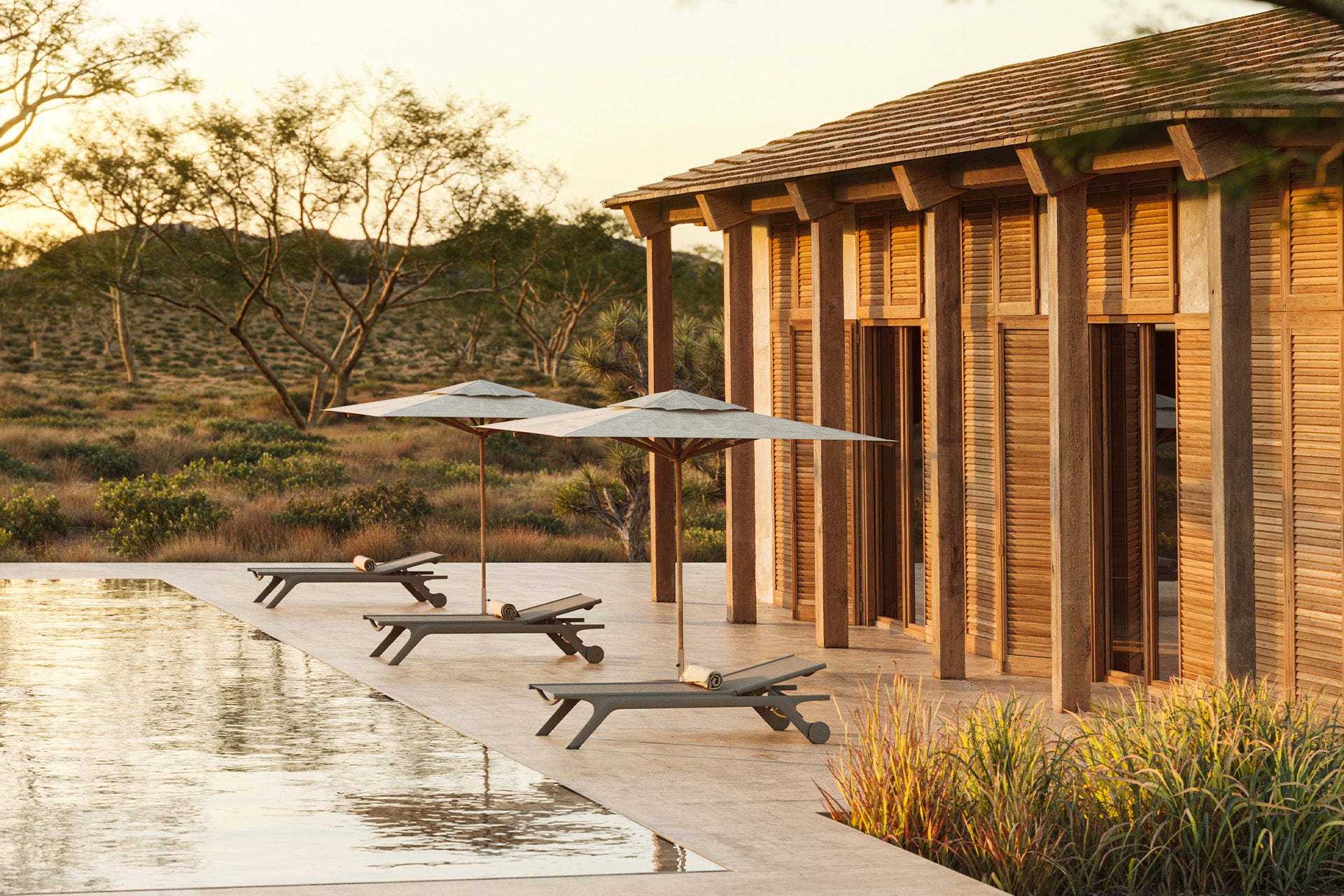 modmobili vondom africa sun lounge sun lounger