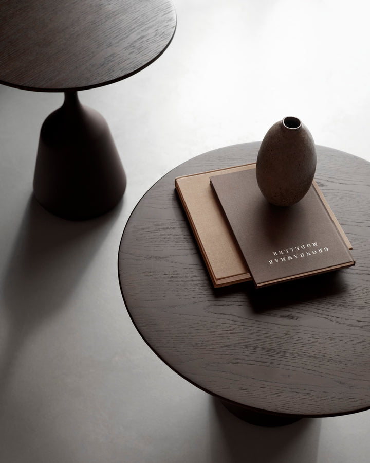 Coind tables brown oak detail
