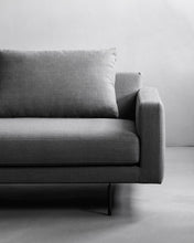 Charger l&#39;image dans la galerie, Wendelbo Edge V2 Sectional leg detail
