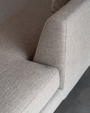 Charger l&#39;image dans la galerie,  Wendelbo Edge V2 Sectional Chaise detail
