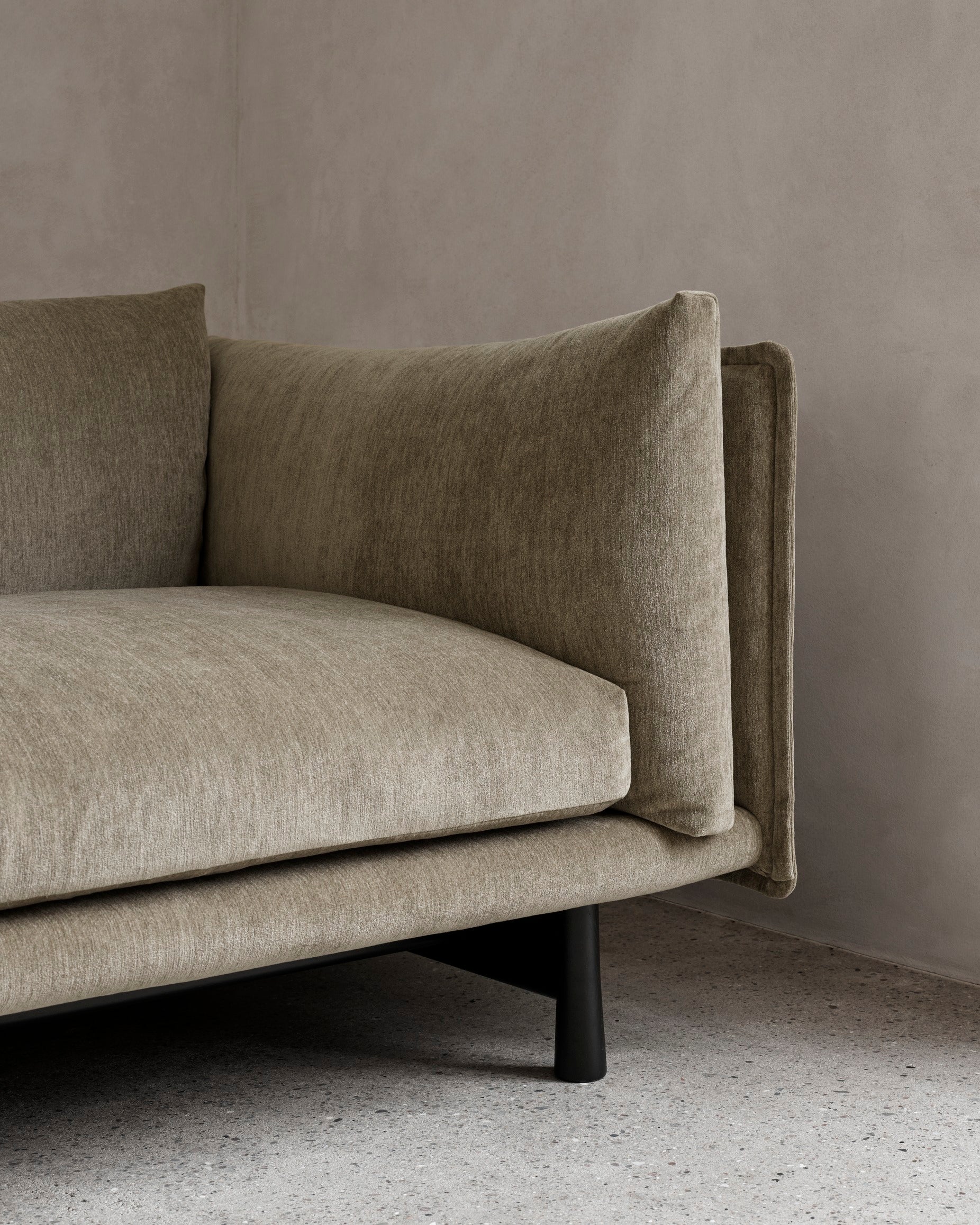 Kite sofa leg detail