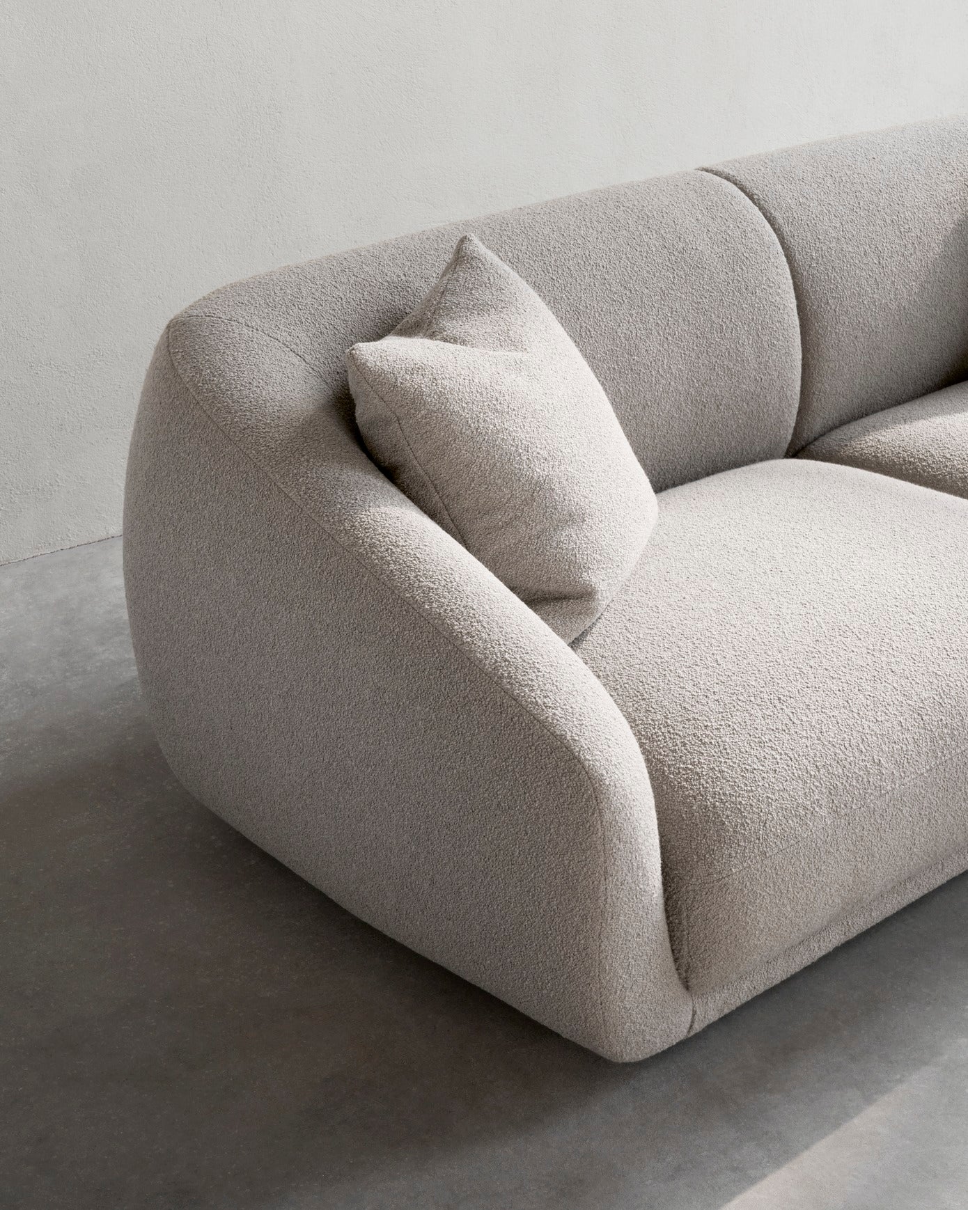 montholon sofa detail