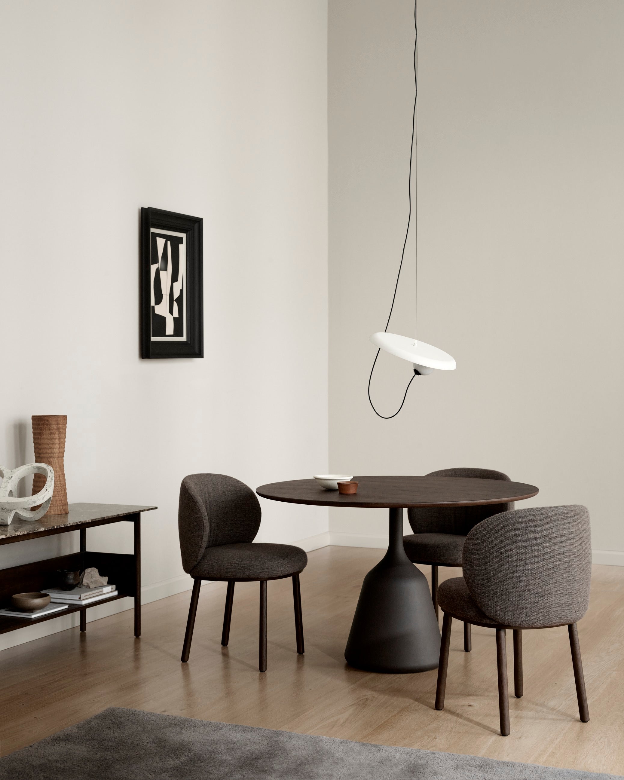 Wendelbo Ovata Dining Chair with Coin dining table