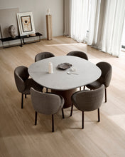Charger l&#39;image dans la galerie, Ovata Dining table and Ovata chairs dk down oak
