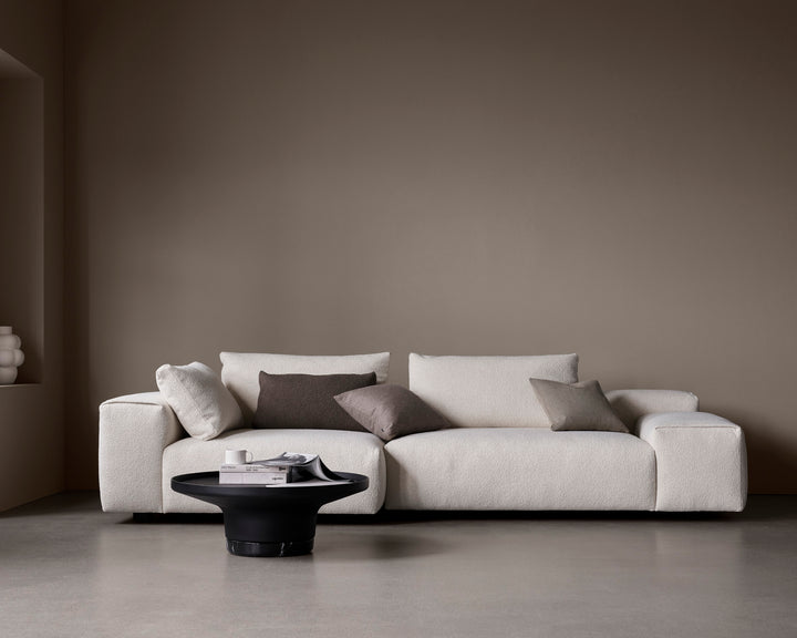 Poller table with pontone table 