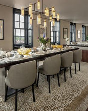 Charger l&#39;image dans la galerie, Wendelbo Ovata Dining Chair in situ

