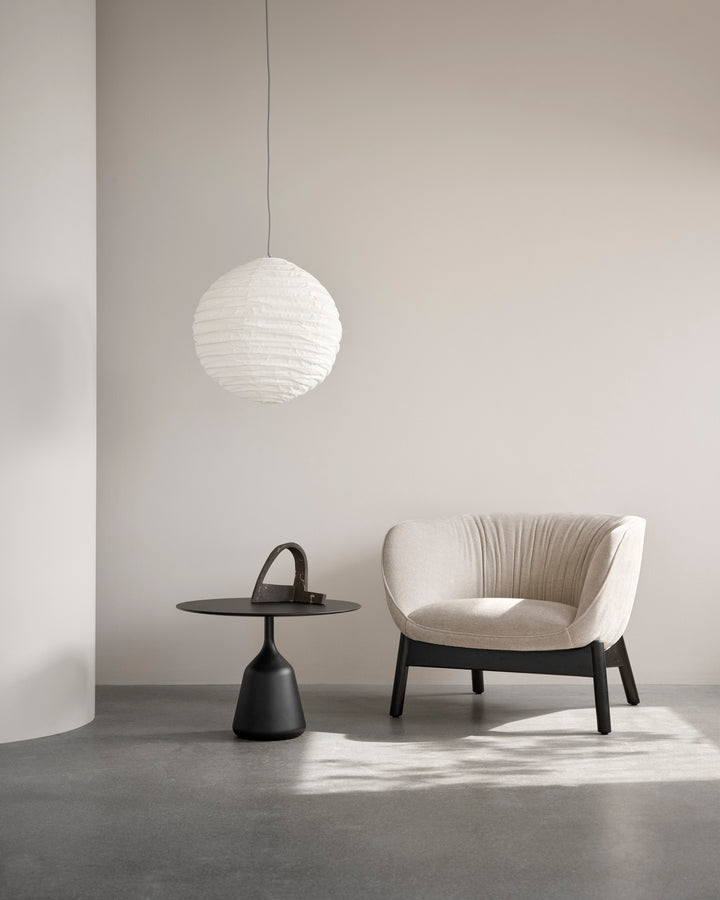Coin table with Wendelbo Vista Chair