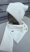 Load image into Gallery viewer, Mjuk Icelandic Hats &amp; Scarves
