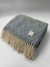 Load image into Gallery viewer, Mjuk Icelandic Wool Throws
