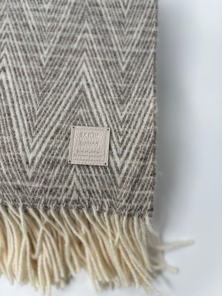 modmobili mjuk icelandic wool throws furniture